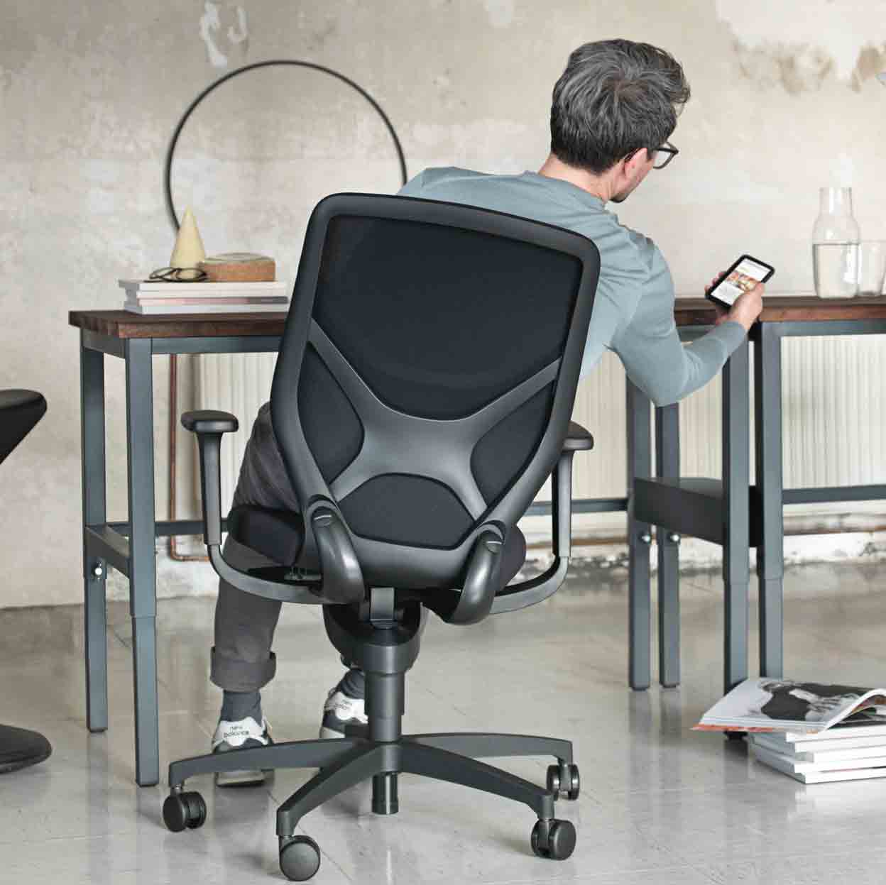 Ergonomische Bürostühle fürs Homeoffice im Wilkhahn Shop